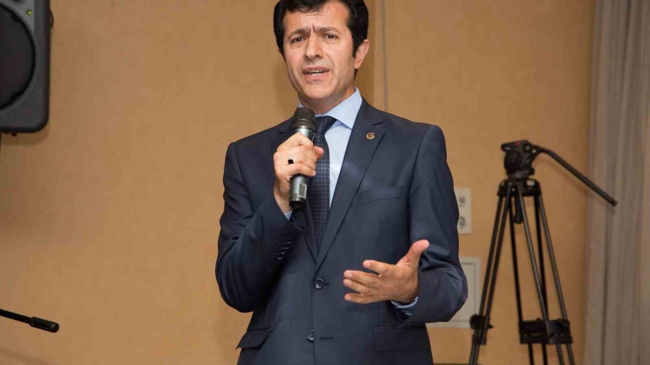 Ardahan Üniversitesi Rektörlüğüne Prof. Dr. Öztürk Emiroğlu atandı