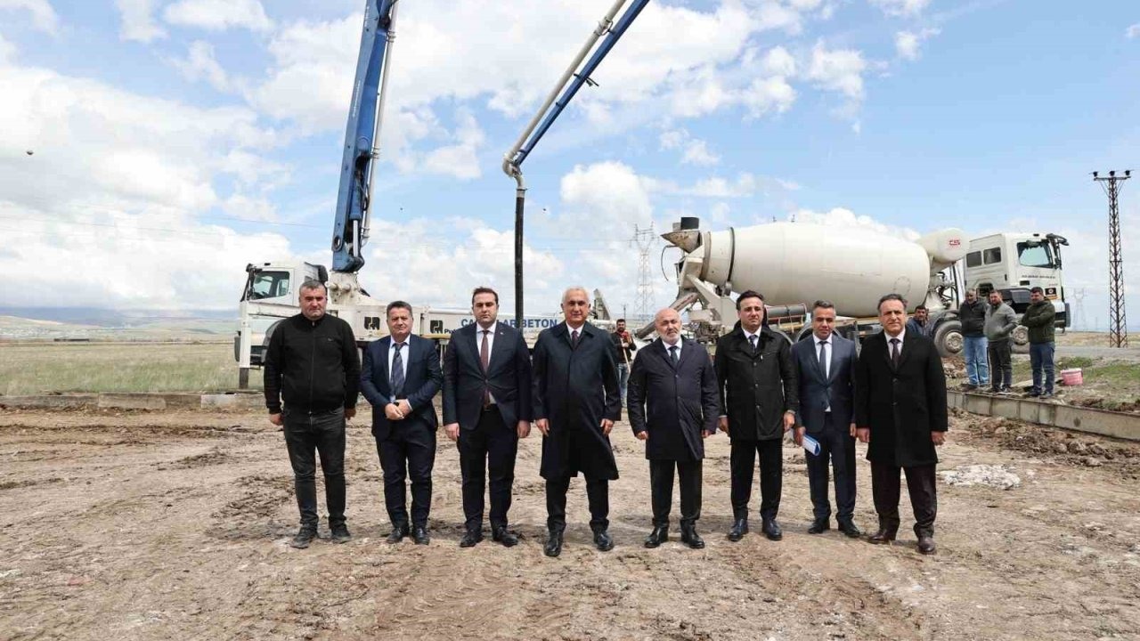 Muş’ta 40 dönüm arazi üzerine hayvan barınağı yapılıyor
