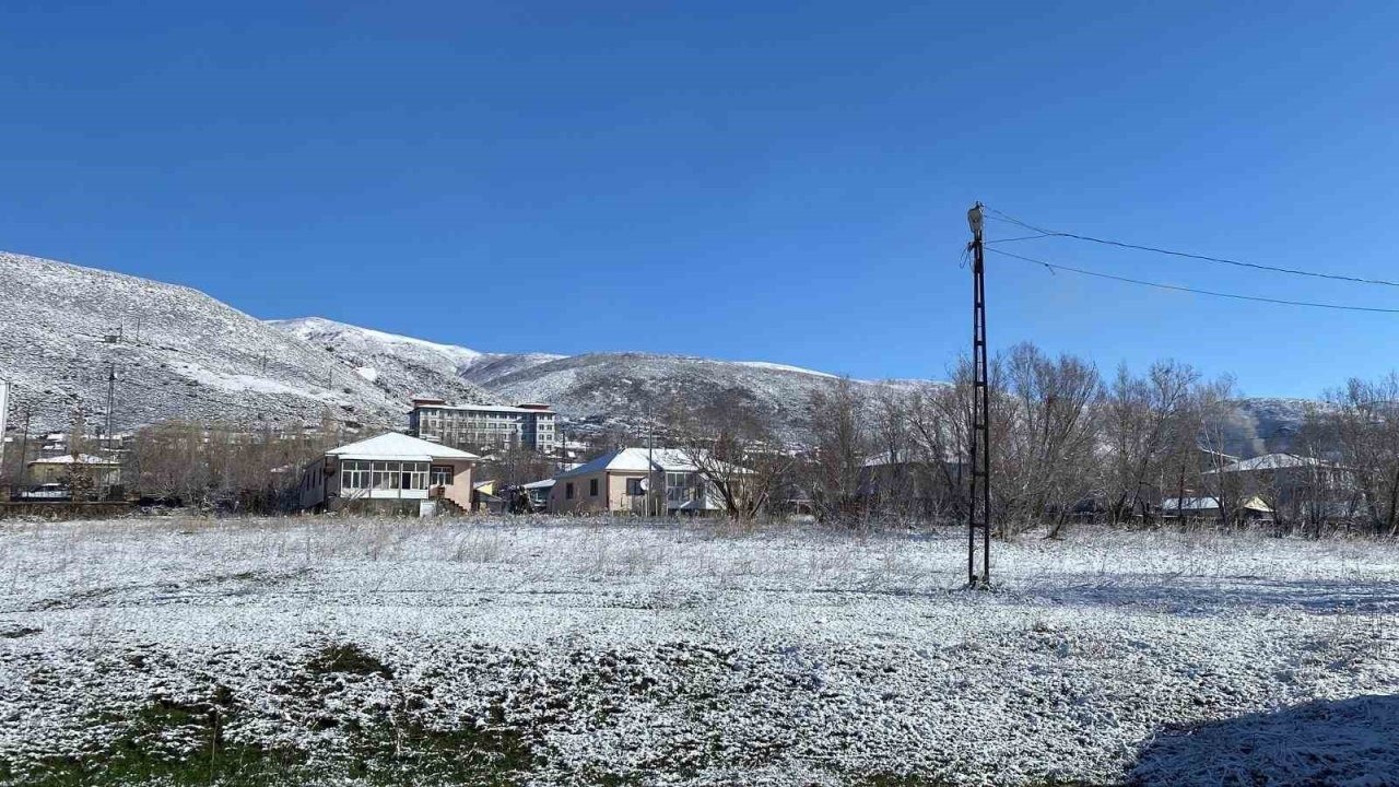 Bingöl’de nisanda kar esareti