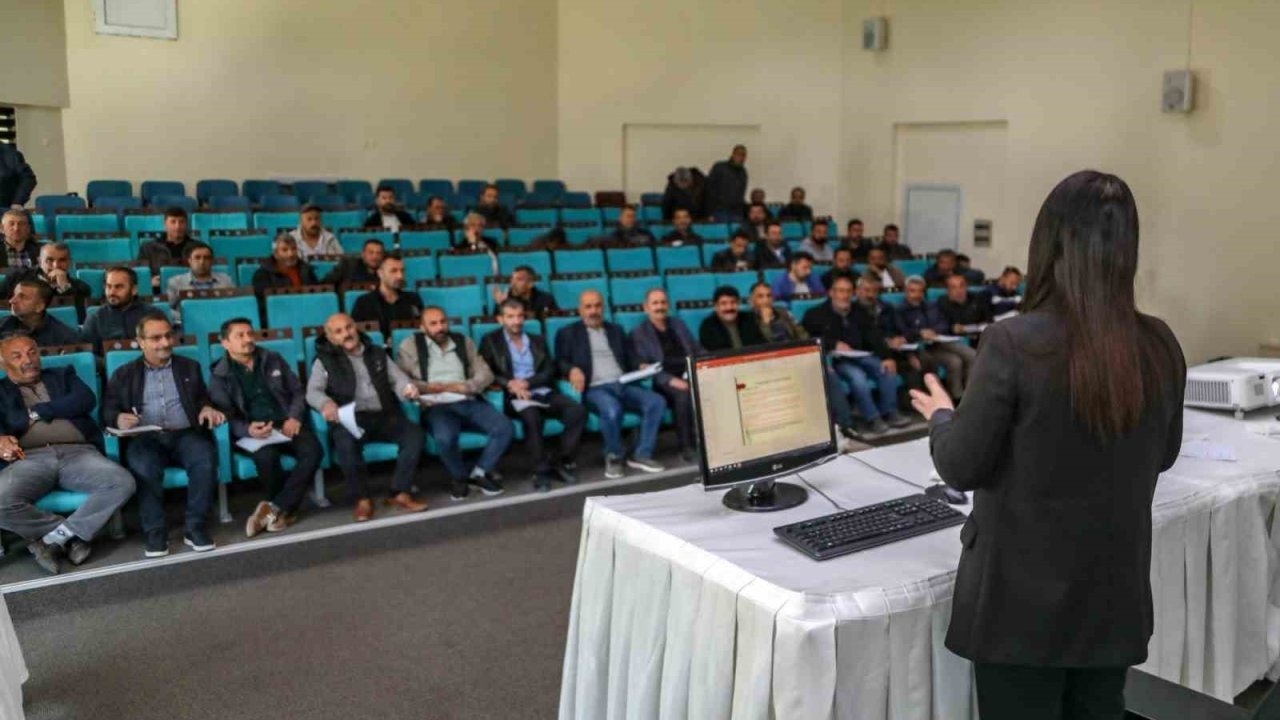 Van Büyükşehir Belediyesi personeline "İş Sağlığı ve Güvenliği" eğitimi