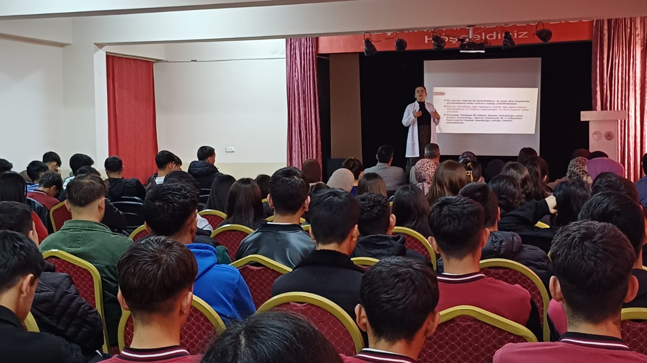 Eleşkirt’te Öğrencilere Bipolar Bozukluk Farkındalık Eğitimi Verildi