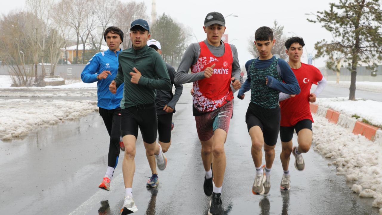 Ağrı’da “Kurtuluş Koşusu” Büyük Bir Coşkuyla Yapıldı