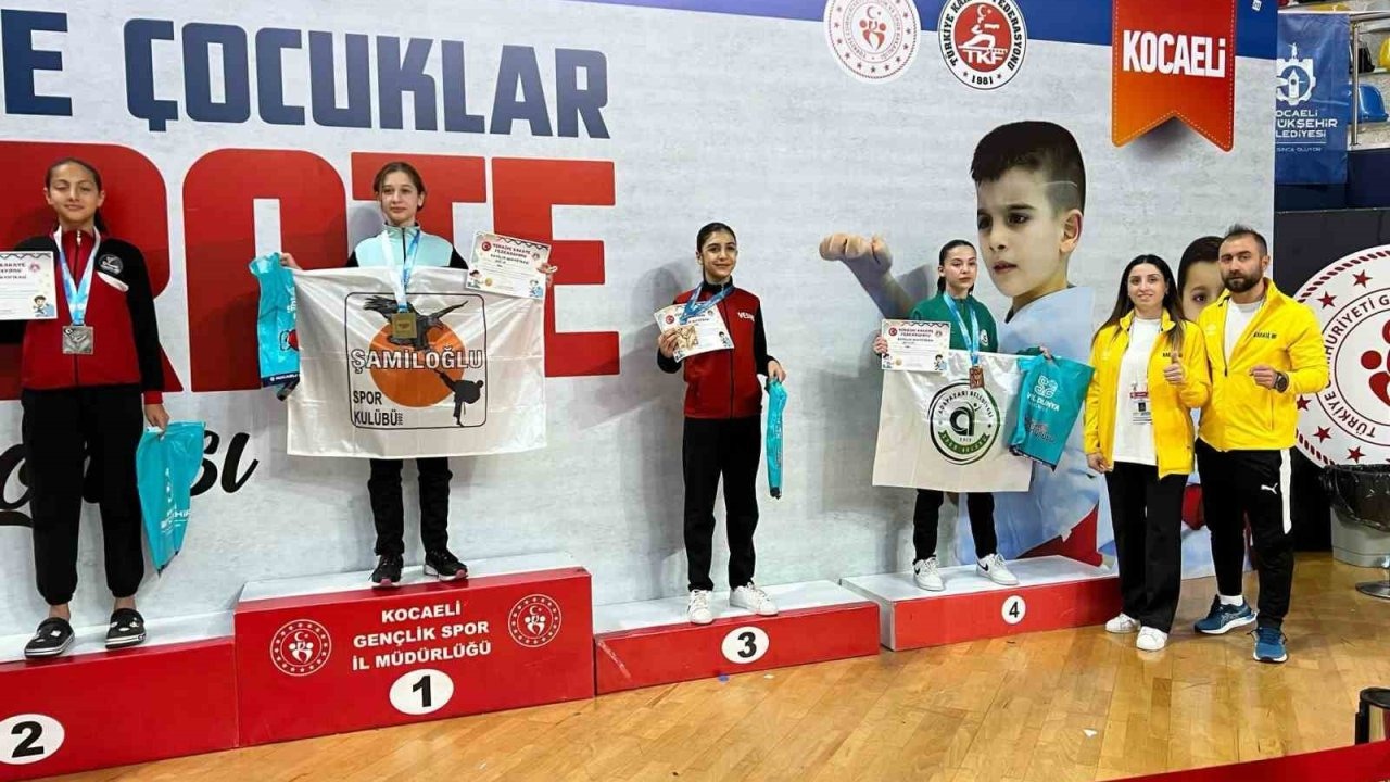 Muş şampiyonluklarla yükselmeye devam ediyor