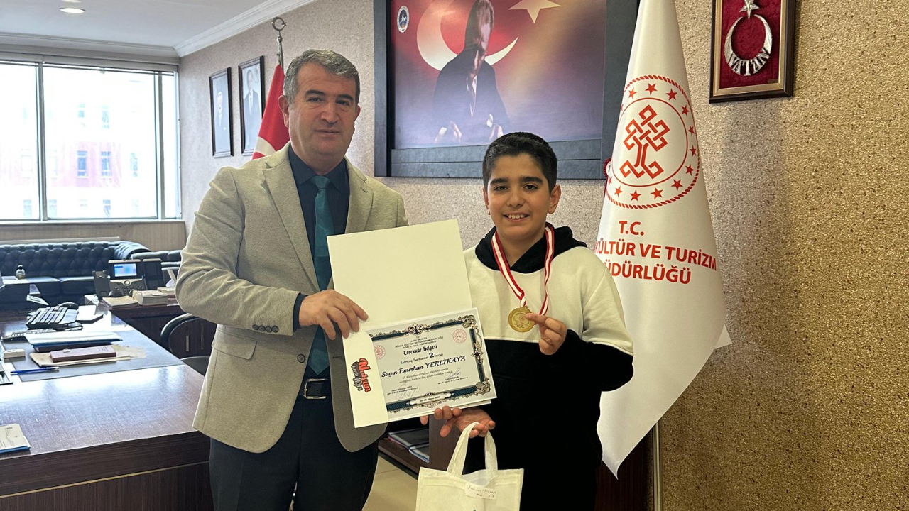 Ağrı’da Kitapseverler Ödüllendirildi