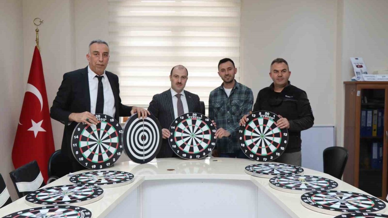Siyah İnci  Motosikletlilerden dart turnuvasına destek