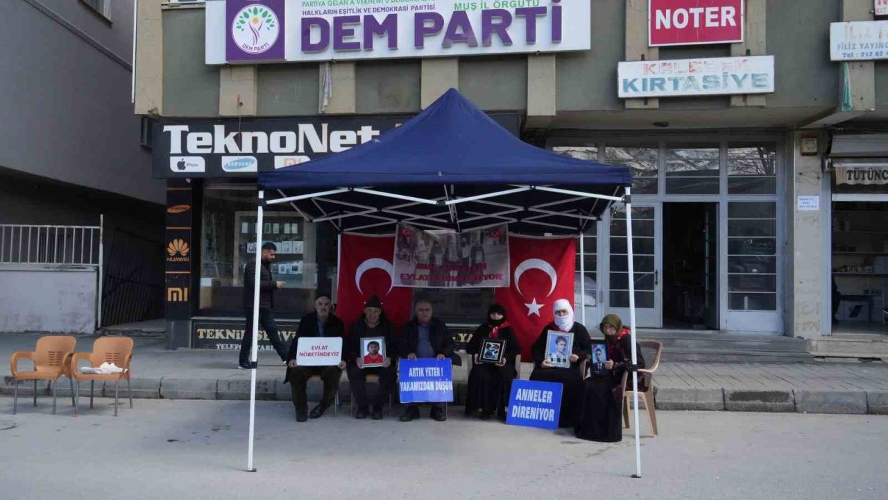 Muşlu anneler evlat nöbetine devam ediyor