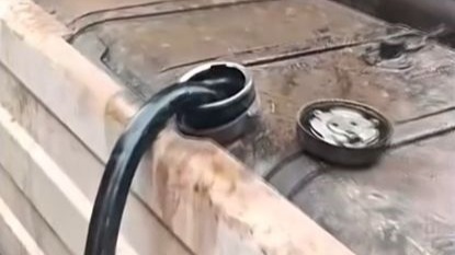 Polis 4 bin 51 litre kaçak akaryakıt ele geçirildi