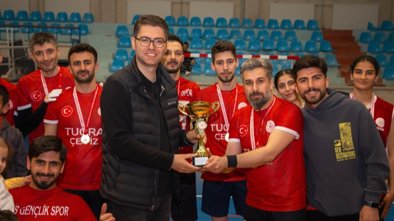 Erciş Şehit Polis Halil Hamuryen Voleybol Turnuvası SonaErdi