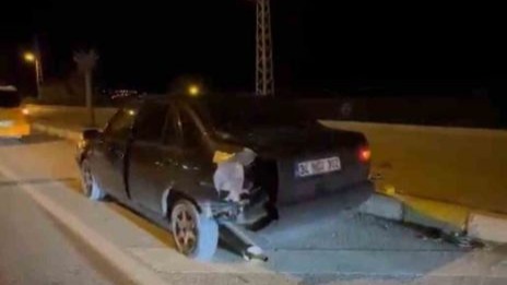 Edremit'te motosiklet ile otomobil çarpıştı: 1 yaralı
