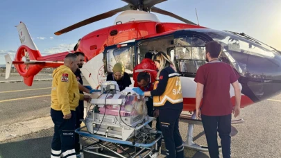 Ağrı’da 710 Gramlık Mucize: Adar Bebek Helikopter Ambulansla Van’a Sevk Edildi (Videolu Haber)