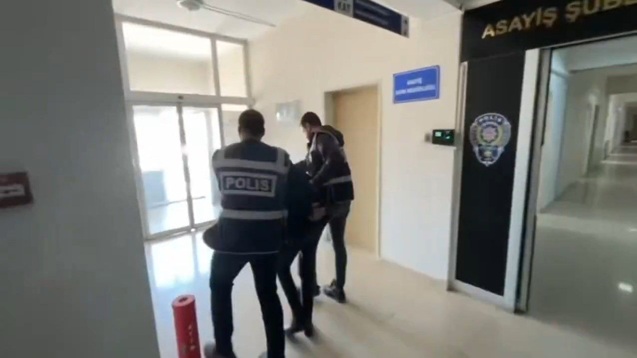 Polis hırsızlık yapan 2 şüpheliyi yakaladı