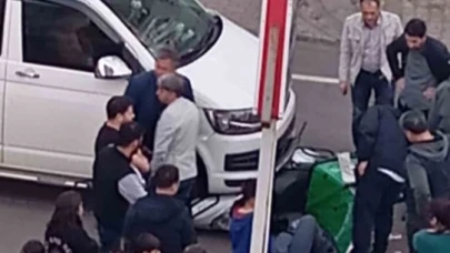 Hafif ticari araç motosiklete çarptı: 1 yaralı
