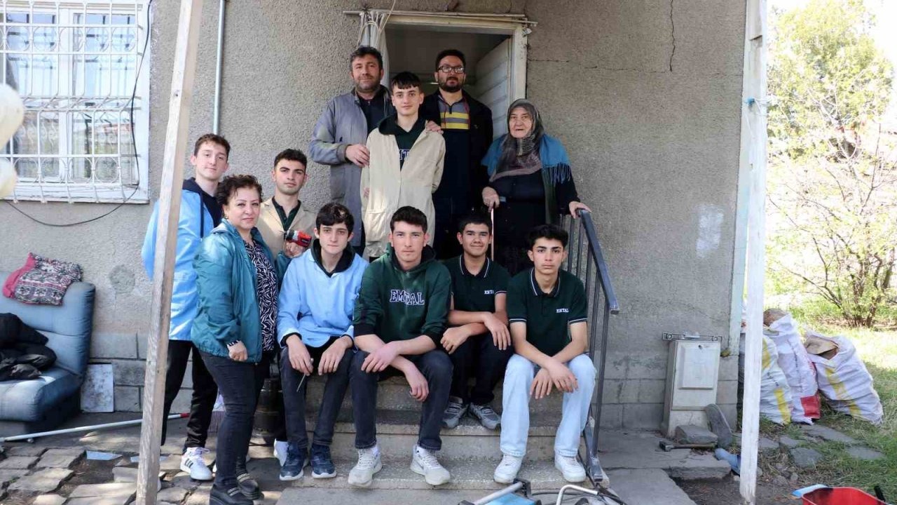 Erzincan’da meslek lisesi öğrencileri iyilik mesaisinde