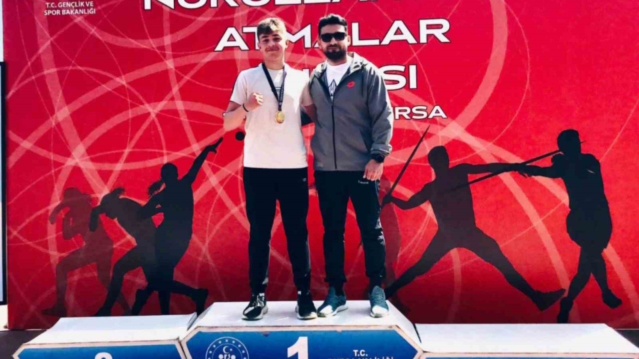 Erzincanlı sporcular cirit ve gülle atmada derece elde etti