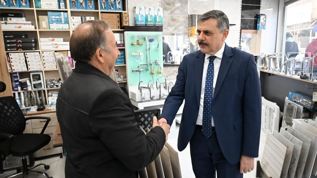 Erzurum Valisi Mustafa Çiftçi, esnafı ziyaret etti