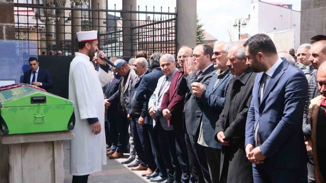 Yakutiye İlçe Milli Eğitim Müdürü Bahri Tanas’ın acı günü
