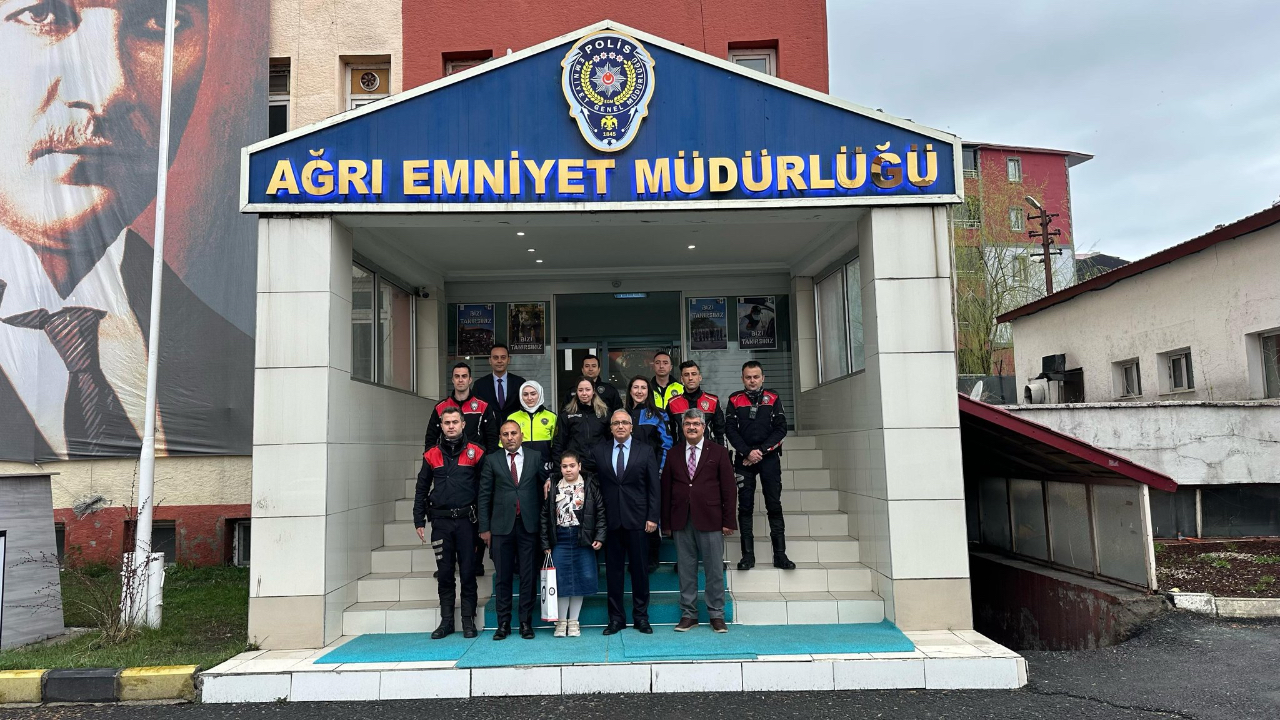 Ağrı İl Emniyet Müdürü Koltuğunu Minik Ela’ya Devretti
