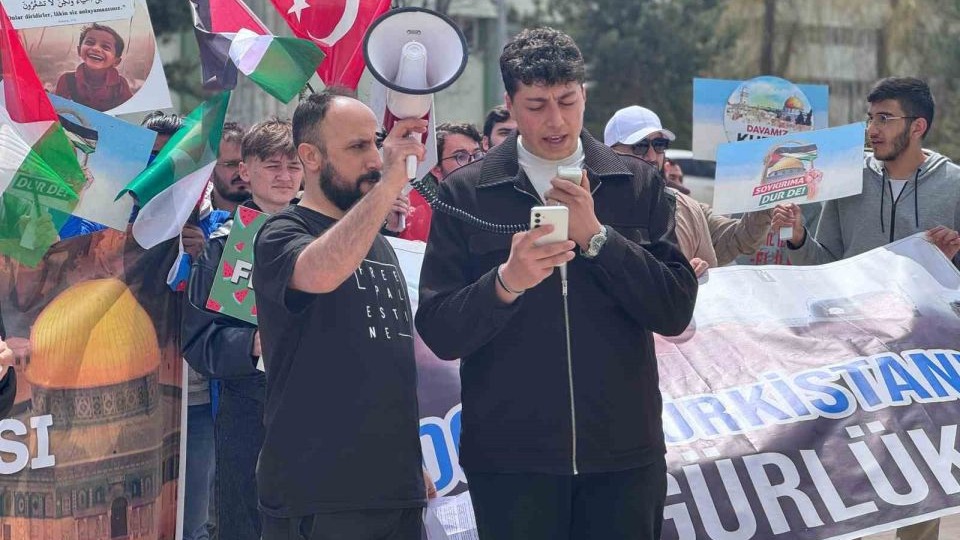 Gazze ve Doğu Türkistan için yürüdüler