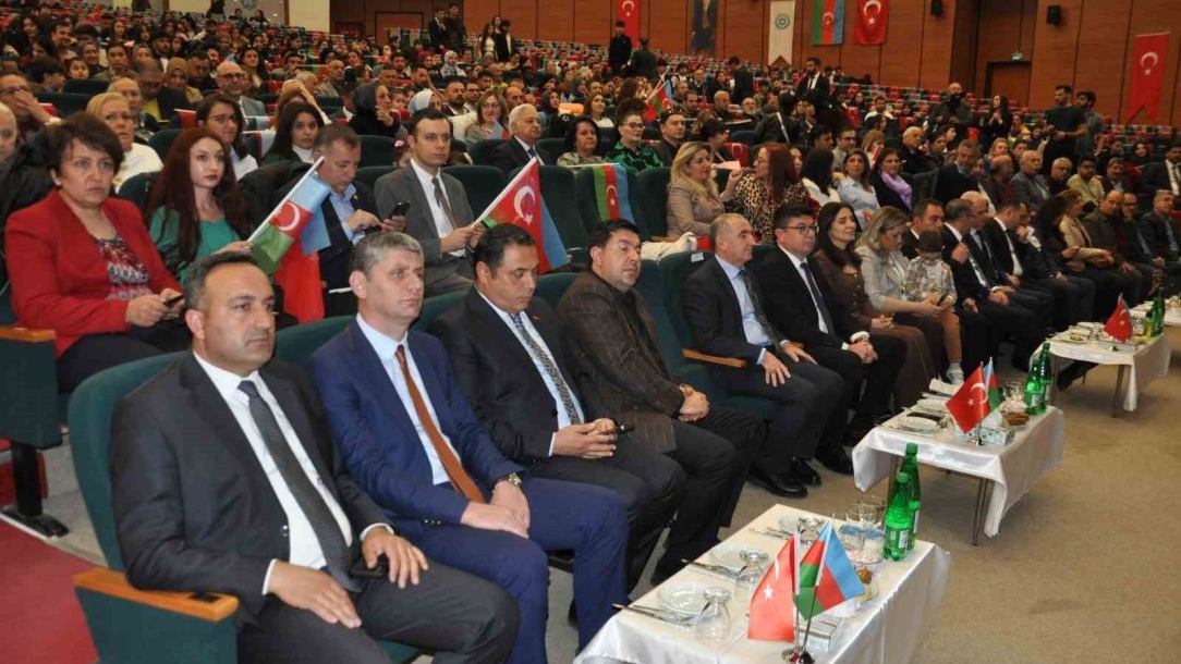 Kars’ta "Azerbaycan-Türkiye Kültür Buluşması" renkli görüntülere sahne oldu