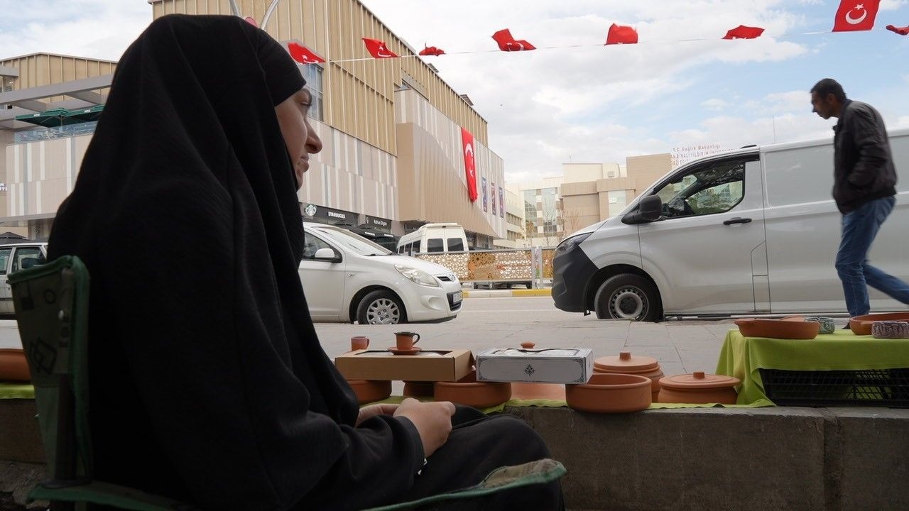 Erzincanlı kanser hastası: "Kanser oldum, eşimden şiddet gördüm ama mücadeleyi hiçbir şekilde bırakmadım"