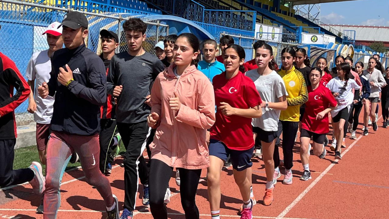 Ağrı’da Geleceğin Atletizm Şampiyonları Yetişiyor