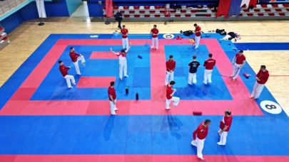 (Videolu Haber ) Karate Milli Takımı, Avrupa Şampiyonası Hazırlıklarını Ağrı’da Sürdürüyor