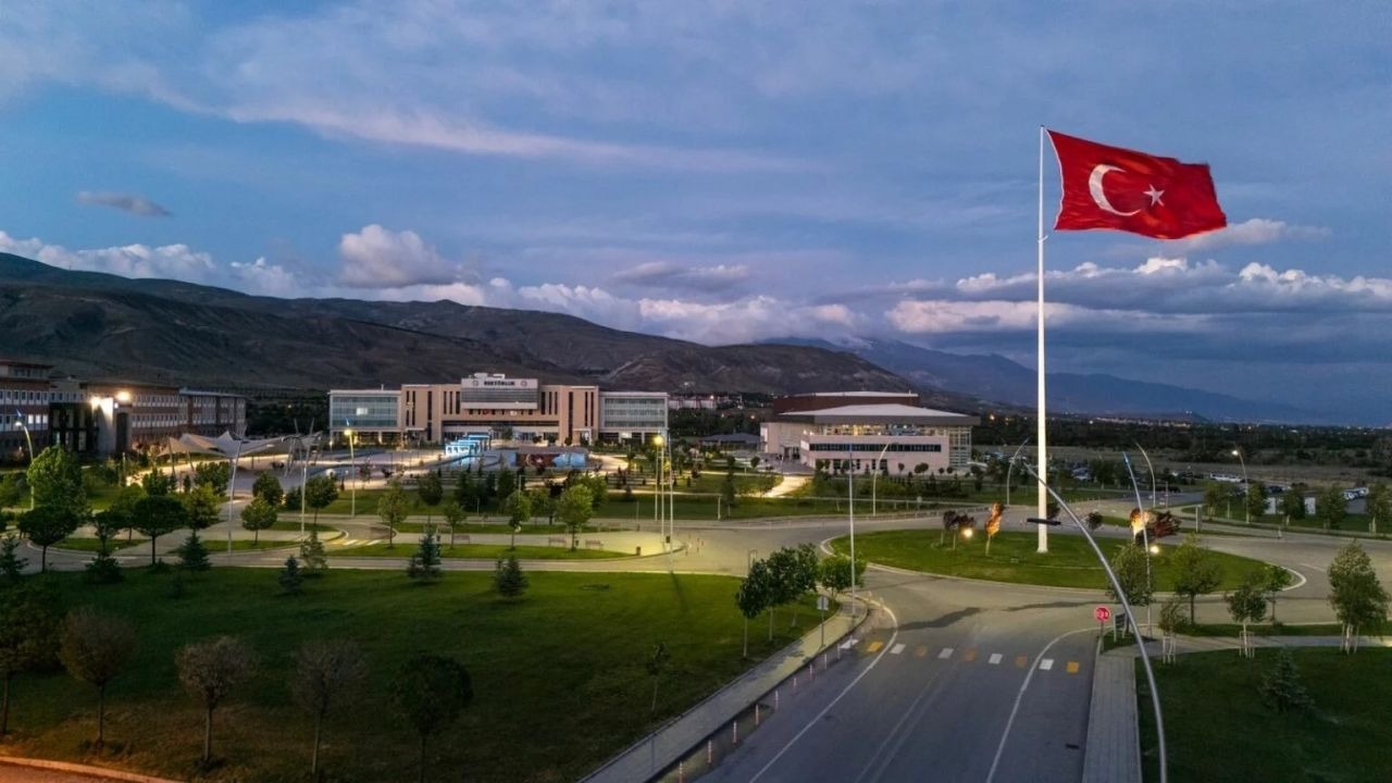 Erzincan Binali Yıldırım Üniversitesi Asya’nın en iyi üniversiteleri arasında yer aldı