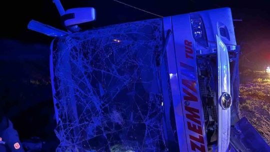 Van’da yolcu otobüsü kazası: 33 yaralı