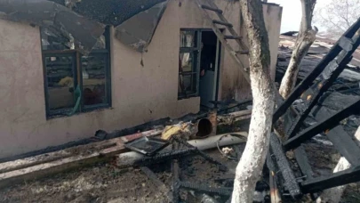 Erzurum’da korkutan çatı  yangın
