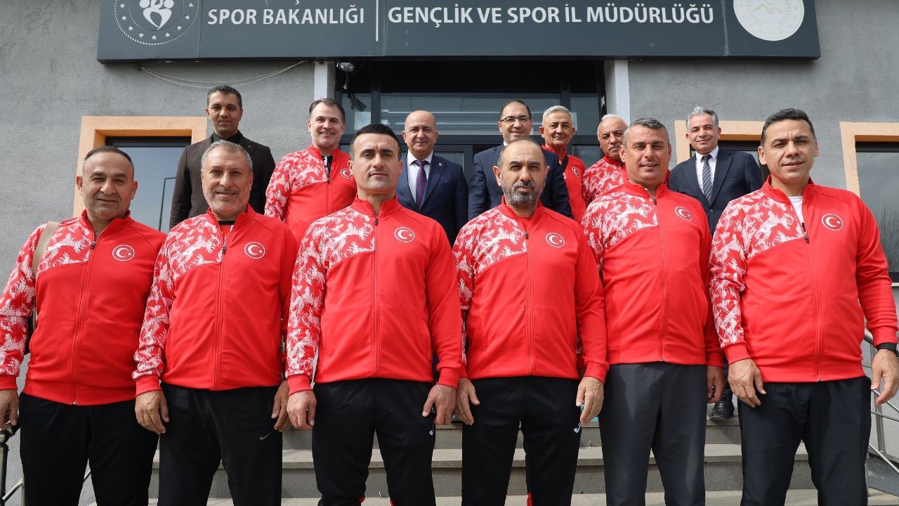 Karate Milli Takımı’ndan Ağrı İl Müdürü Çelebi’ye Teşekkür Ziyareti