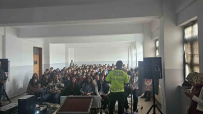 İl Emniyet Yatkilileri öğrencilere terörle mücadele ve trafik güvenliği semineri