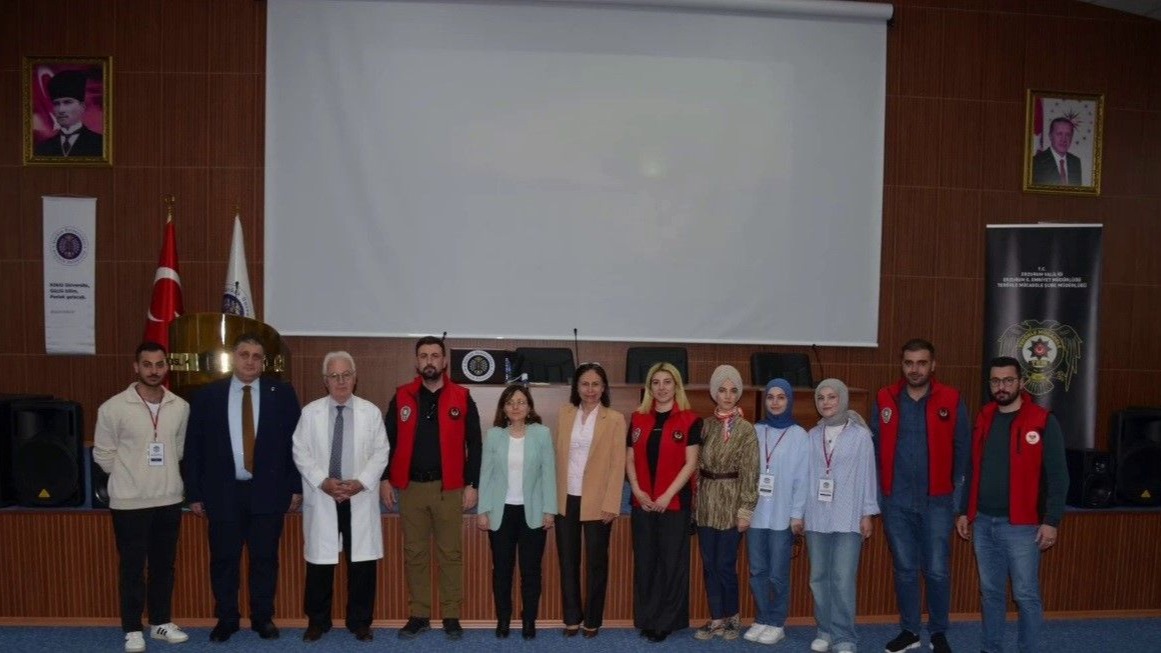 Erzurumlu öğrenciler terör örgütlerinin faaliyetleri konusunda bilgilendirildi