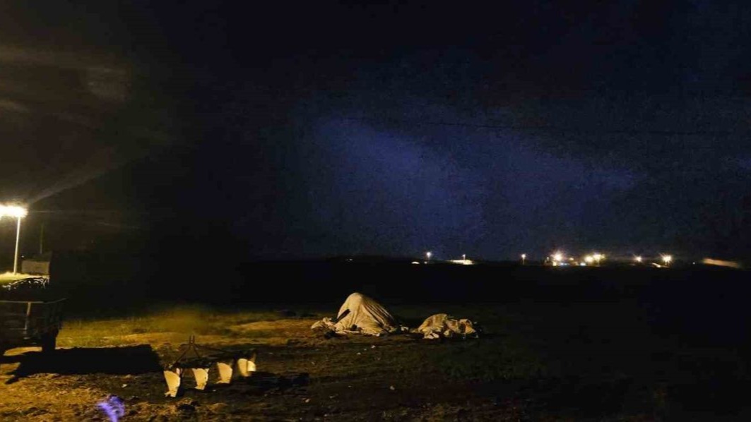 Bitlis'te şimşekler geceyi aydınlattı