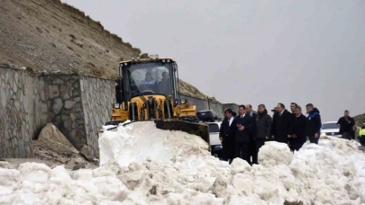 Bitlis'te dünyanın ikinci büyük krater gölünde turizm sezonu açıldı
