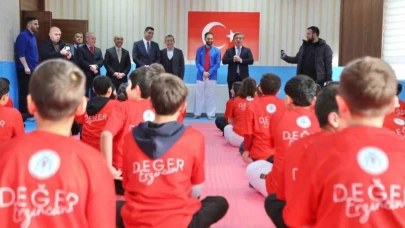 Erzincan Valiliği öncülüğünde 1254 genç sporla buluştu