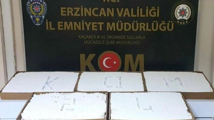 EMniyet ekipleri 25 bin dal kaçak makaron ele geçirdi