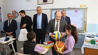 Erzurum'da bu defa veliler kitap okudu