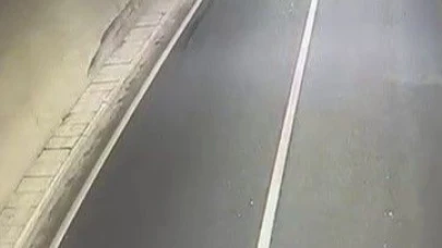 Erzurum'da şoförün direksiyon hakimiyetini kaybettiği kamyon tünel duvarına çarptı