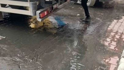 Ağrı PTT Kargo şubesinde su baskını: Önlem alınmadı, gönderiler zarar gördü