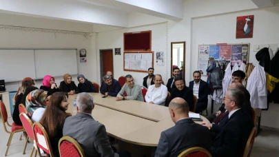 Ağrı İl Müdürü Kökrek’ten öğrencilere moral ziyareti ve sinema sürprizi