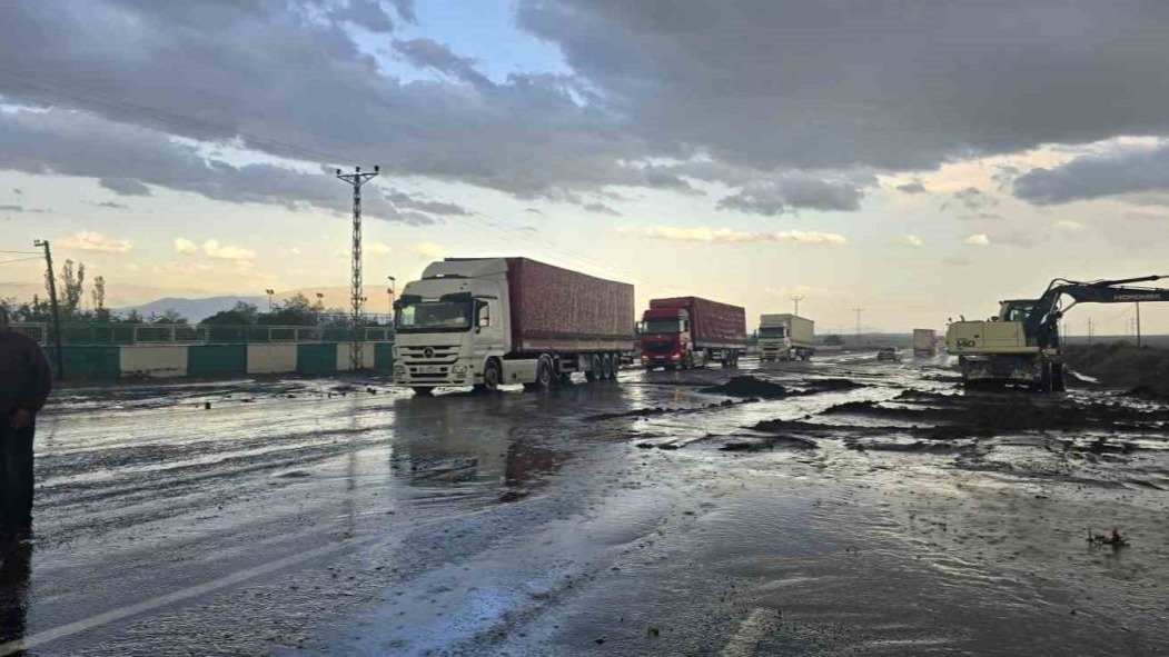 Sel hayatı olumsuz etkiledi
