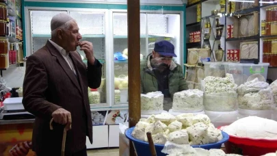 Otlu peynir tezgahlarda satışa çıktı