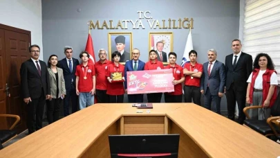 Malatyalı genç yetenekler başarılarını Vali Yavuz’la paylaştı