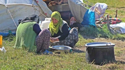 Göçerlerin zorlu yayla hayatı başladı