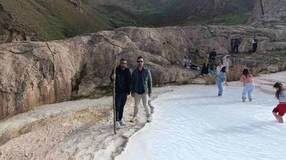 Van’ın Pamukkalesi ziyaretçi akınına uğradı
