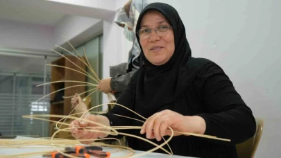 Kanser hastası kadınlar, umutlarını rattan objelere taşıdı