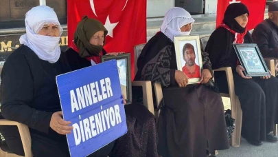 Muş'ta evlat nöbeti devam ediyor