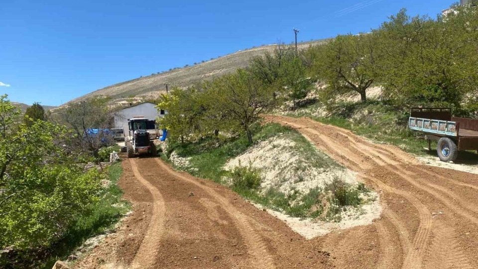 Ayvalı Mahallesi’nde 36 yıllık yol sorunu çözüldü