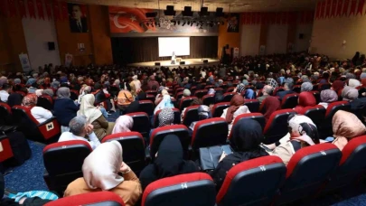 Büyükşehir’in aile eğitimi söyleşisi yoğun ilgi gördü