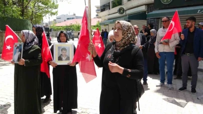 Evlat nöbetindeki aileler: "Umudumuzu kaybetmiyoruz"